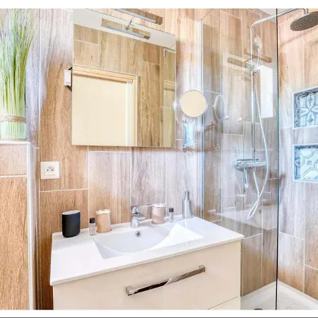 Studio Calme Dans Un Chateau Au Coeur De Apartment *
