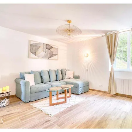 Apartment Studio Calme Dans Un Chateau Au Coeur De