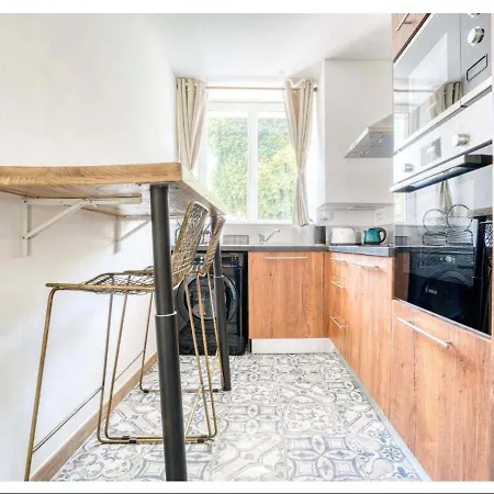 Studio Calme Dans Un Chateau Au Coeur De Apartment